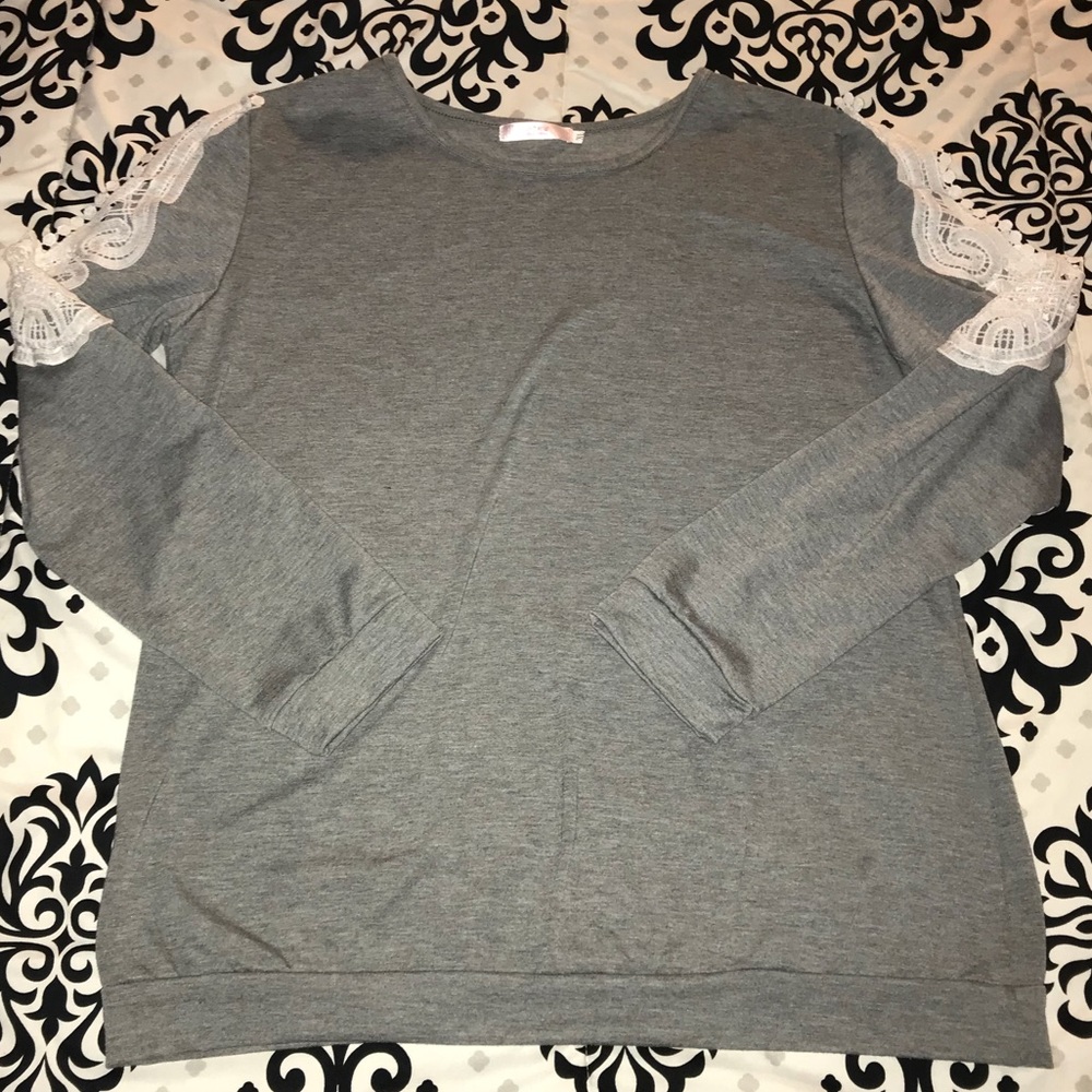 NWOT Gray Long Sleeve Cold Shoulder White Accents